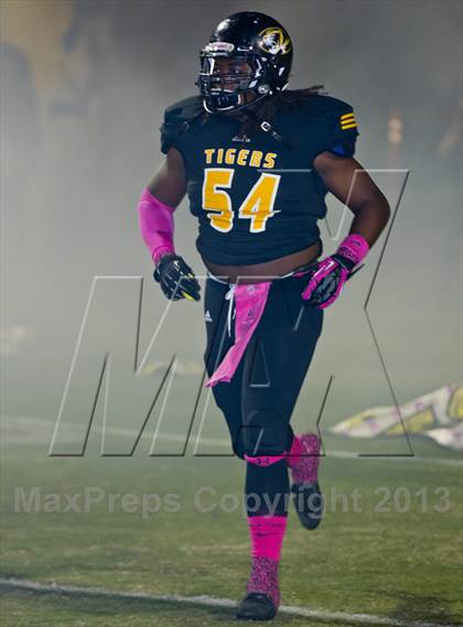Thumbnail 3 in Clovis West vs. Edison photogallery.