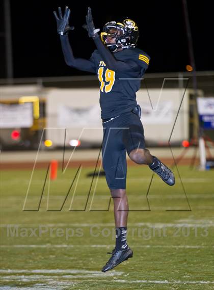 Thumbnail 1 in Clovis West vs. Edison photogallery.