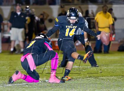 Thumbnail 3 in Clovis West vs. Edison photogallery.