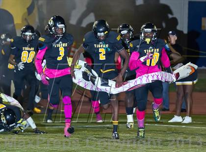 Thumbnail 2 in Clovis West vs. Edison photogallery.