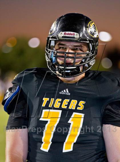 Thumbnail 2 in Clovis West vs. Edison photogallery.