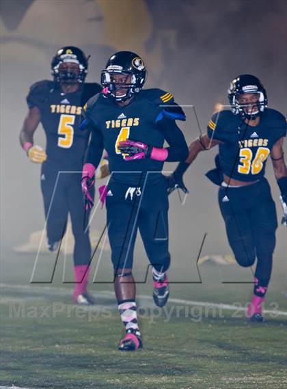 Thumbnail 1 in Clovis West vs. Edison photogallery.