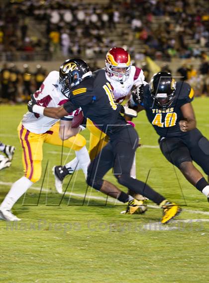 Thumbnail 1 in Clovis West vs. Edison photogallery.