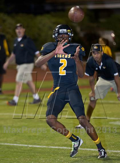 Thumbnail 2 in Clovis West vs. Edison photogallery.