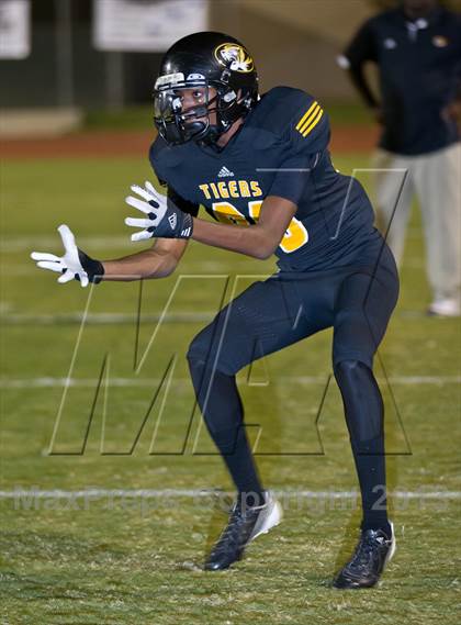 Thumbnail 2 in Clovis West vs. Edison photogallery.