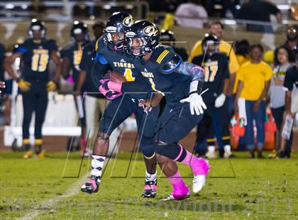 Thumbnail 3 in Clovis West vs. Edison photogallery.