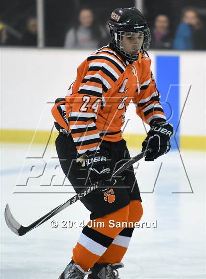 Thumbnail 3 in White Plains vs Archbishop Stepinac (Guy Mathews Invitational Tournament) photogallery.