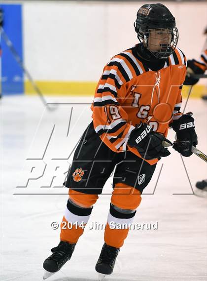 Thumbnail 2 in White Plains vs Archbishop Stepinac (Guy Mathews Invitational Tournament) photogallery.