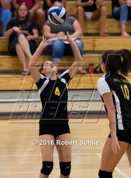 Thumbnail 2 in Del Oro @ Oak Ridge photogallery.