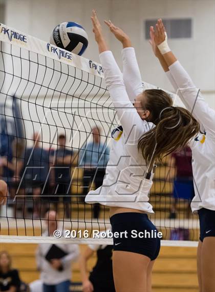 Thumbnail 2 in Del Oro @ Oak Ridge photogallery.