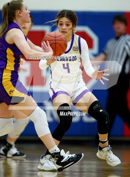 Thumbnail 1 in Sanger vs Alvarado (UIL 4A Area Playoff) photogallery.