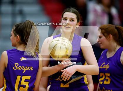 Thumbnail 2 in Sanger vs Alvarado (UIL 4A Area Playoff) photogallery.