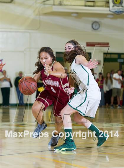 Thumbnail 1 in La Canada vs Santa Barbara (CIF SS D3 Playoff) photogallery.