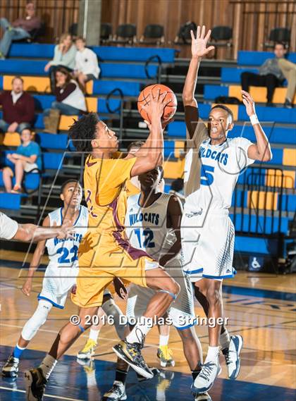 Thumbnail 1 in Oakland vs. Las Lomas photogallery.
