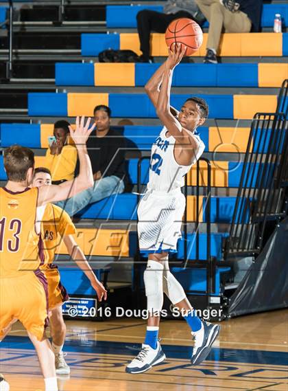 Thumbnail 3 in Oakland vs. Las Lomas photogallery.