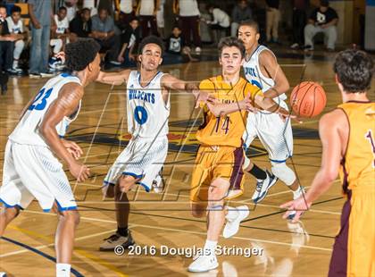 Thumbnail 2 in Oakland vs. Las Lomas photogallery.