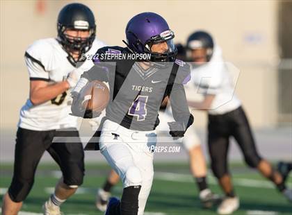 Thumbnail 2 in Enochs @ Tokay photogallery.