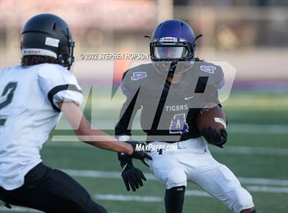 Thumbnail 2 in Enochs @ Tokay photogallery.
