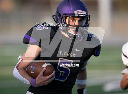 Thumbnail 2 in Enochs @ Tokay photogallery.