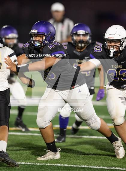 Thumbnail 2 in Enochs @ Tokay photogallery.