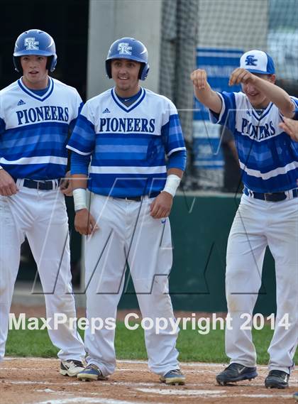 Thumbnail 1 in Simon Kenton vs Grant County (KHSAA District 32 Playoff) photogallery.
