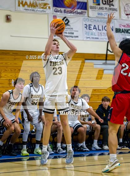 Thumbnail 3 in Saratoga vs San Luis Obispo (Santa Barbara Holiday Classic) photogallery.
