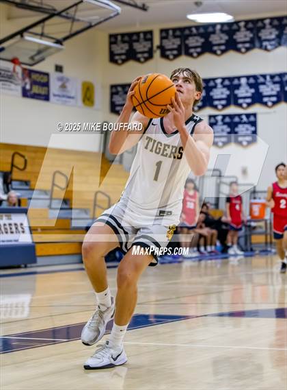 Thumbnail 3 in Saratoga vs San Luis Obispo (Santa Barbara Holiday Classic) photogallery.