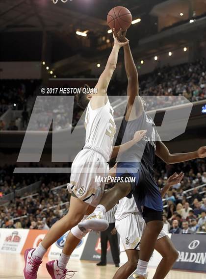 Thumbnail 1 in Sierra Canyon vs. Bishop Montgomery (CIF-SS Open Semi-Final) photogallery.