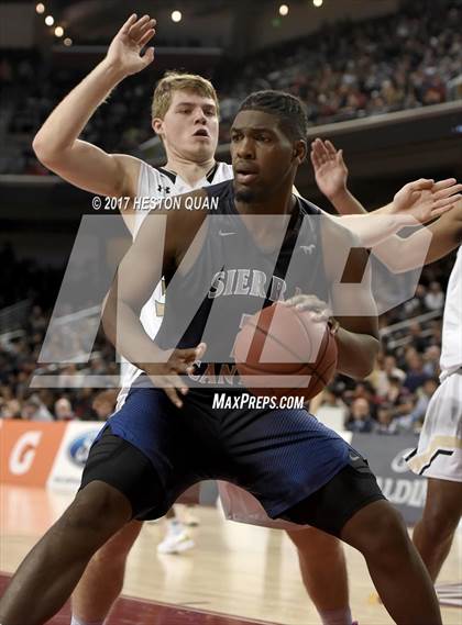 Thumbnail 2 in Sierra Canyon vs. Bishop Montgomery (CIF-SS Open Semi-Final) photogallery.