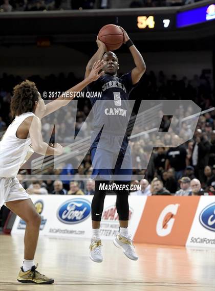 Thumbnail 3 in Sierra Canyon vs. Bishop Montgomery (CIF-SS Open Semi-Final) photogallery.