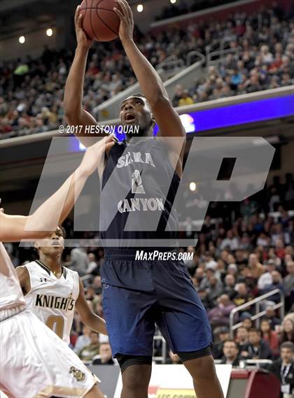Thumbnail 2 in Sierra Canyon vs. Bishop Montgomery (CIF-SS Open Semi-Final) photogallery.