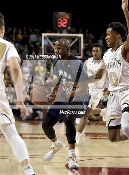 Thumbnail 3 in Sierra Canyon vs. Bishop Montgomery (CIF-SS Open Semi-Final) photogallery.