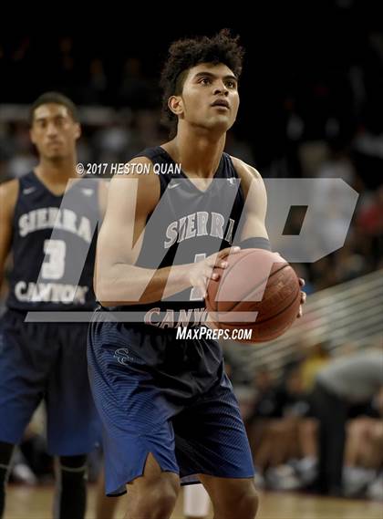 Thumbnail 3 in Sierra Canyon vs. Bishop Montgomery (CIF-SS Open Semi-Final) photogallery.