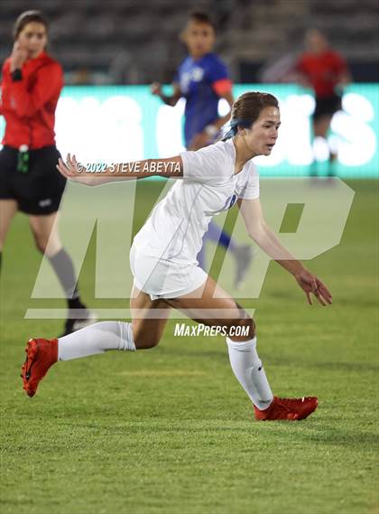Thumbnail 1 in Broomfield vs. Grandview (CHSAA 5A Championship) photogallery.