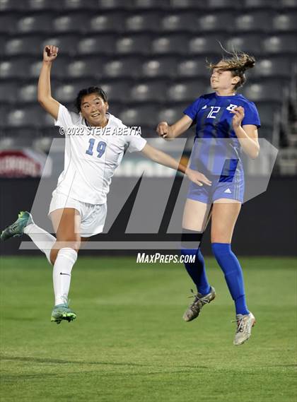 Thumbnail 3 in Broomfield vs. Grandview (CHSAA 5A Championship) photogallery.