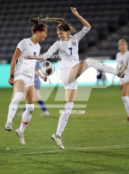 Thumbnail 1 in Broomfield vs. Grandview (CHSAA 5A Championship) photogallery.