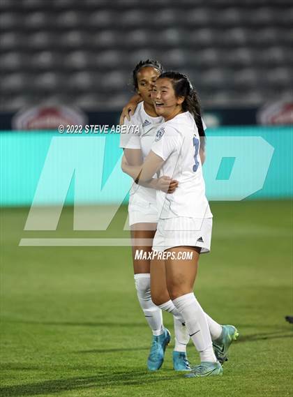 Thumbnail 3 in Broomfield vs. Grandview (CHSAA 5A Championship) photogallery.