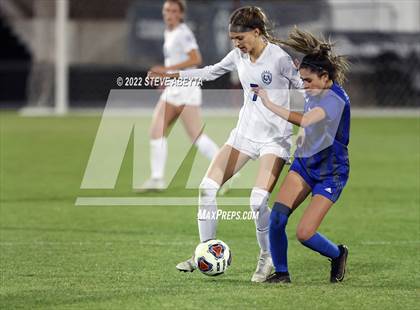 Thumbnail 2 in Broomfield vs. Grandview (CHSAA 5A Championship) photogallery.