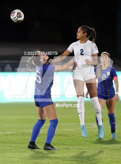 Thumbnail 2 in Broomfield vs. Grandview (CHSAA 5A Championship) photogallery.