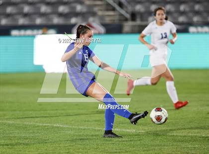 Thumbnail 2 in Broomfield vs. Grandview (CHSAA 5A Championship) photogallery.