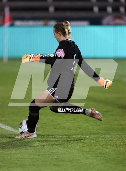 Thumbnail 3 in Broomfield vs. Grandview (CHSAA 5A Championship) photogallery.