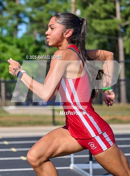 Thumbnail 1 in UIL 6A Track & Field Area 13&14 (300M Hurdles) photogallery.