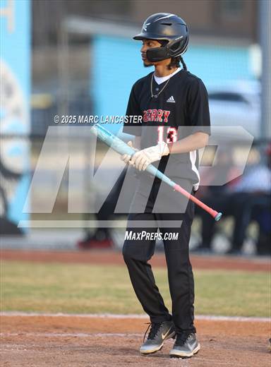 null - Photo 01