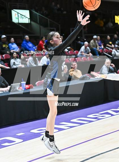 Thumbnail 3 in  Show Low vs. Fountain Hills (AIA 3A Quarterfinal) photogallery.