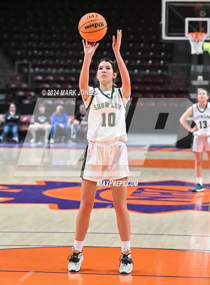 Thumbnail 2 in  Show Low vs. Fountain Hills (AIA 3A Quarterfinal) photogallery.