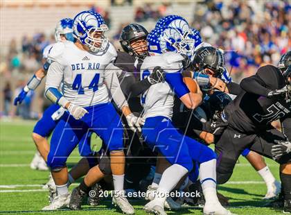 Thumbnail 3 in Weslaco East vs. Del Rio photogallery.