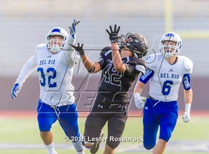 Thumbnail 3 in Weslaco East vs. Del Rio photogallery.