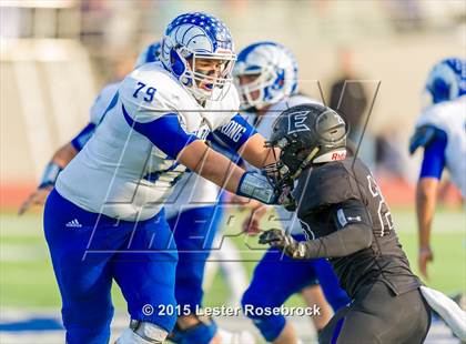 Thumbnail 3 in Weslaco East vs. Del Rio photogallery.