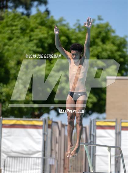 Thumbnail 1 in CIF Diving Championships photogallery.