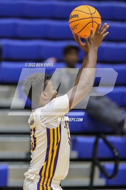 Thumbnail 3 in East Coweta vs Eagle's Landing (The Dream Challenge) photogallery.